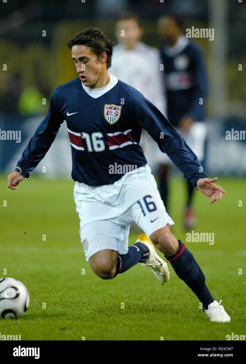 Josh Wolff of 1860 Munich leads the ball during the soccer friendly FC  Bayern Munich vs TSV 1860 Munich at Allianz-Arena in Munich, Germany, 26  January 2008. Photo: Daniel Karmann Stock Photo - Alamy