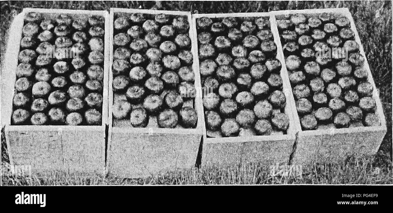 Spherical packing Black and White Stock Photos & Images - Alamy