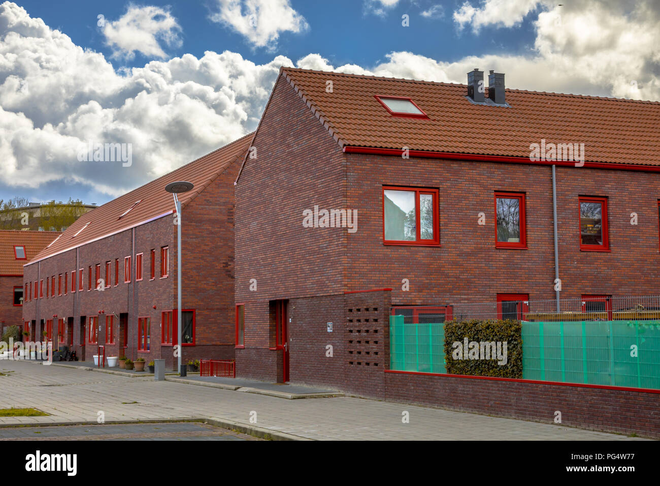 Modern row house hi-res stock photography and images - Alamy