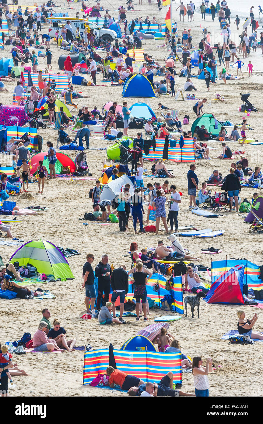 Crowded Beach Scene High Resolution Stock Photography and Images - Alamy