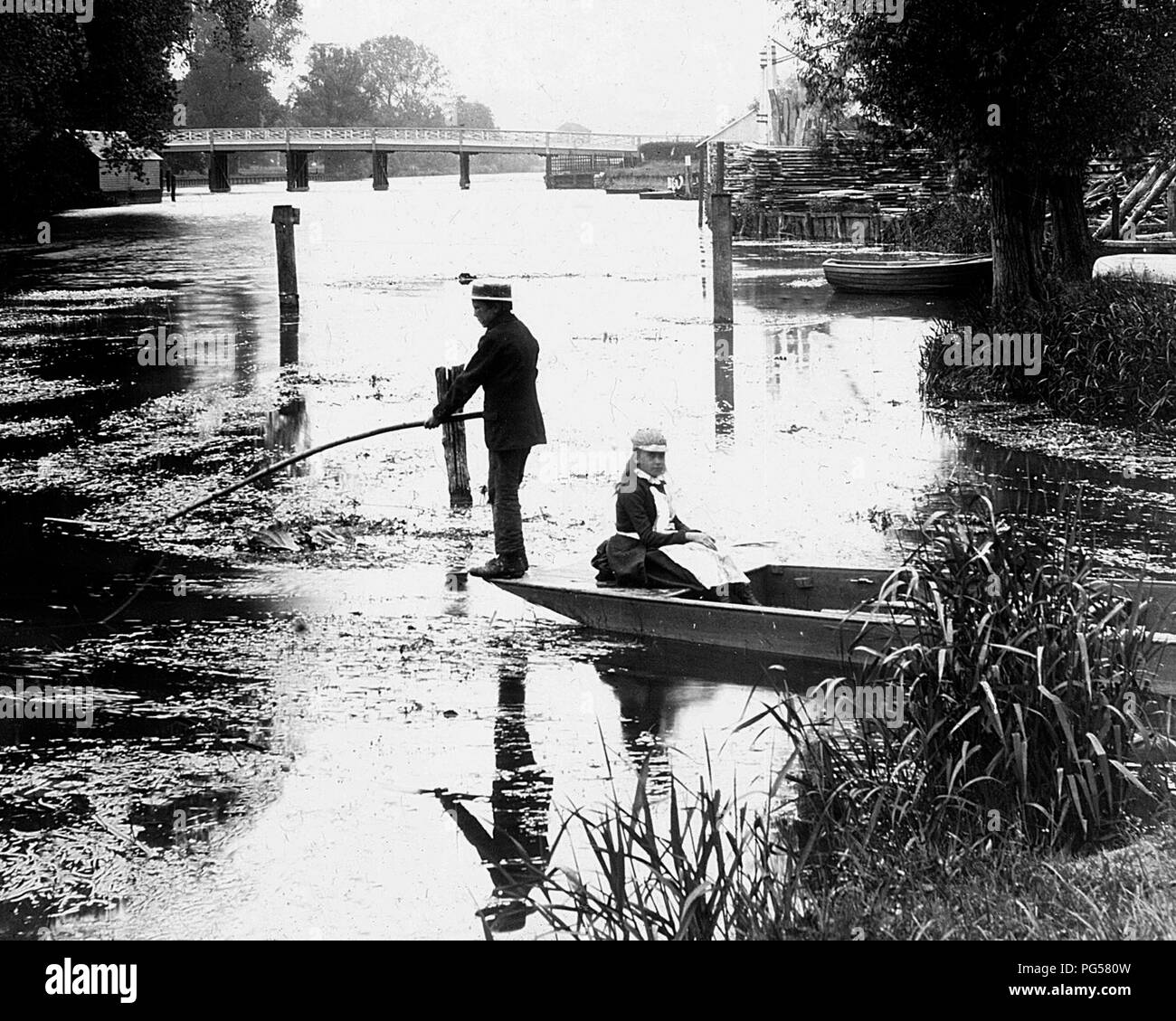 Whitchurch Bridge, Pangbourne, Victorian period Stock Photo Alamy