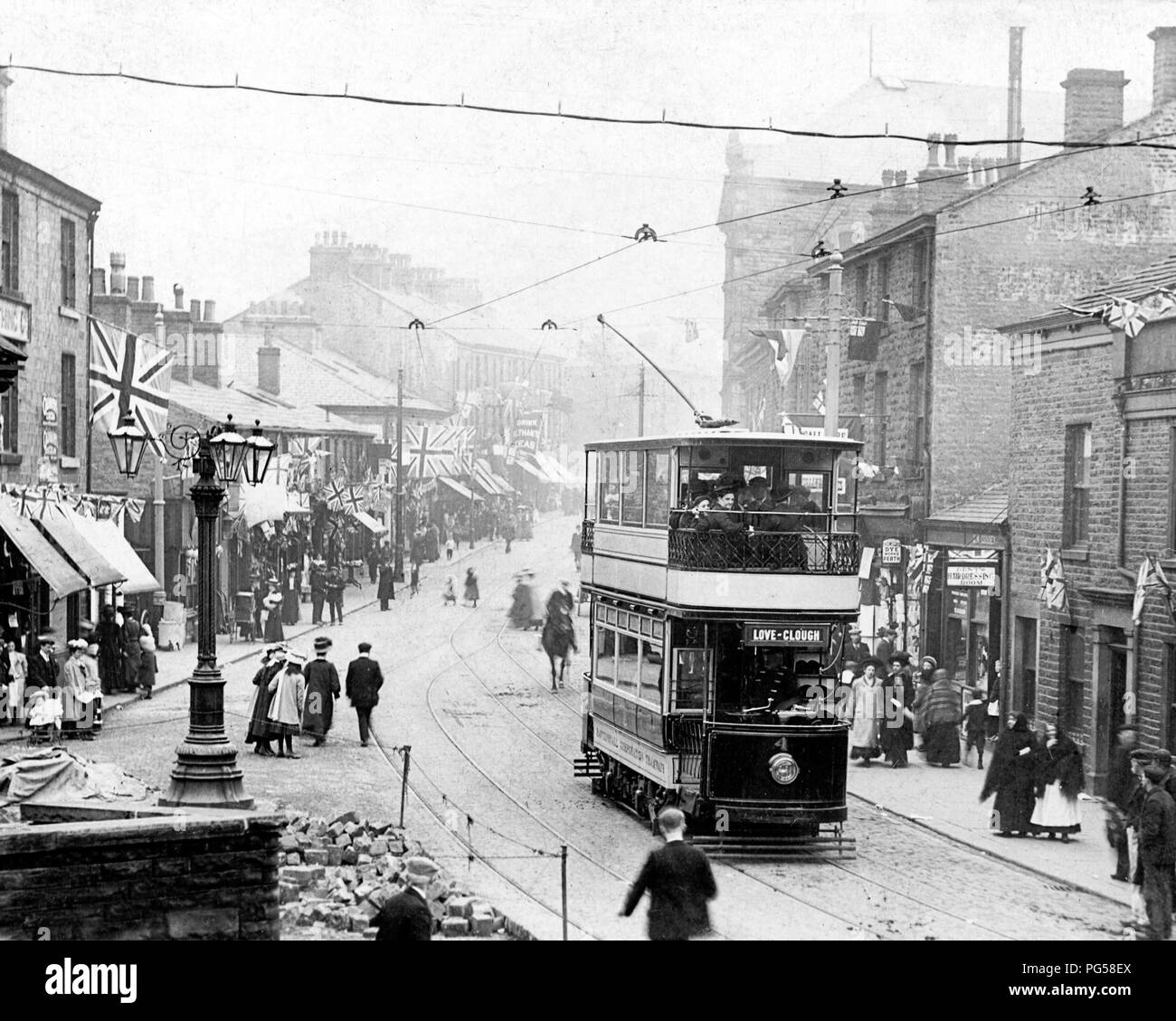 Tram on Bank Street, Rawtenstall in 1909 Stock Photo