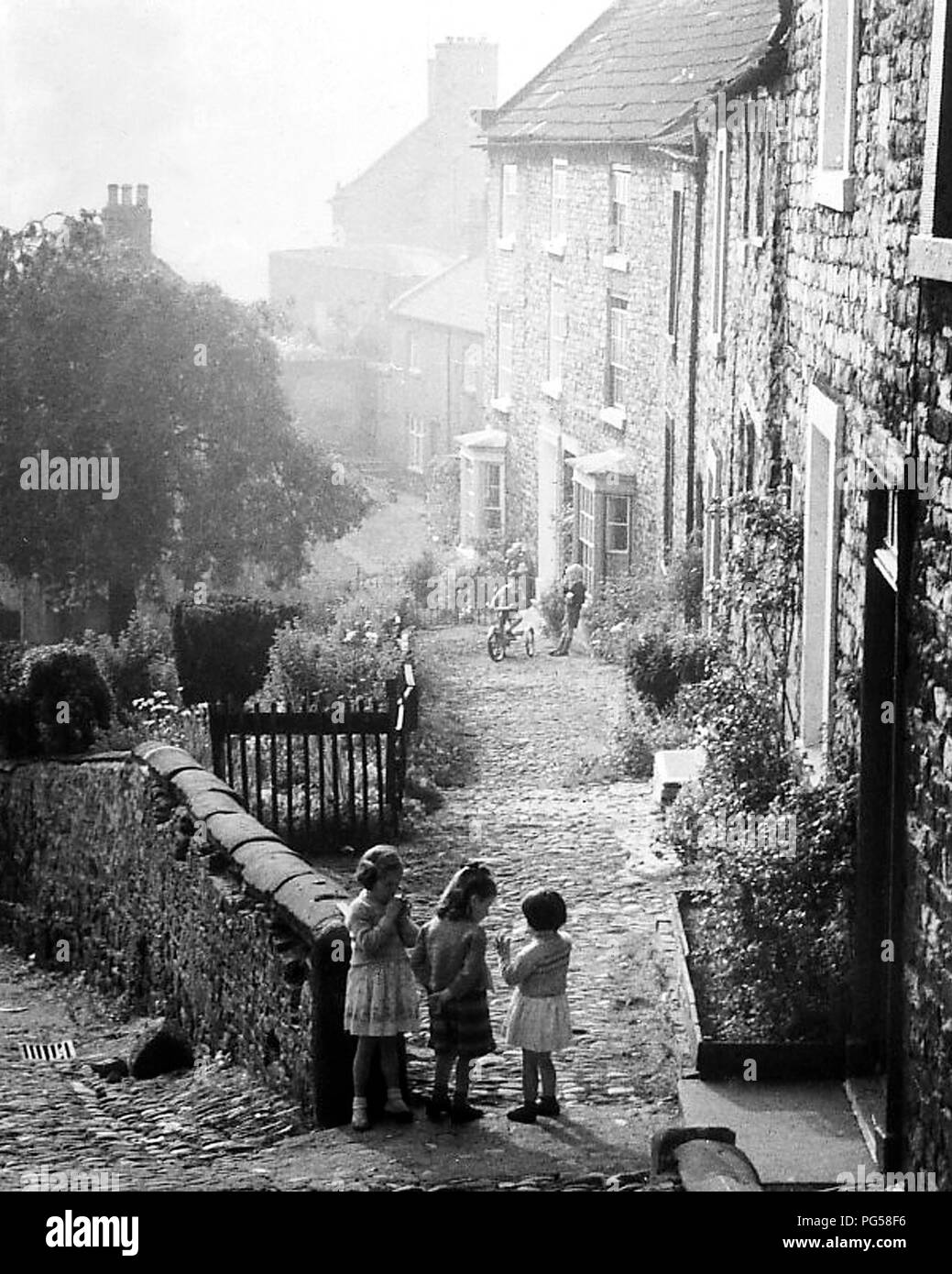 Morning mist in Richmond, Yorkshire, 1940s Stock Photo