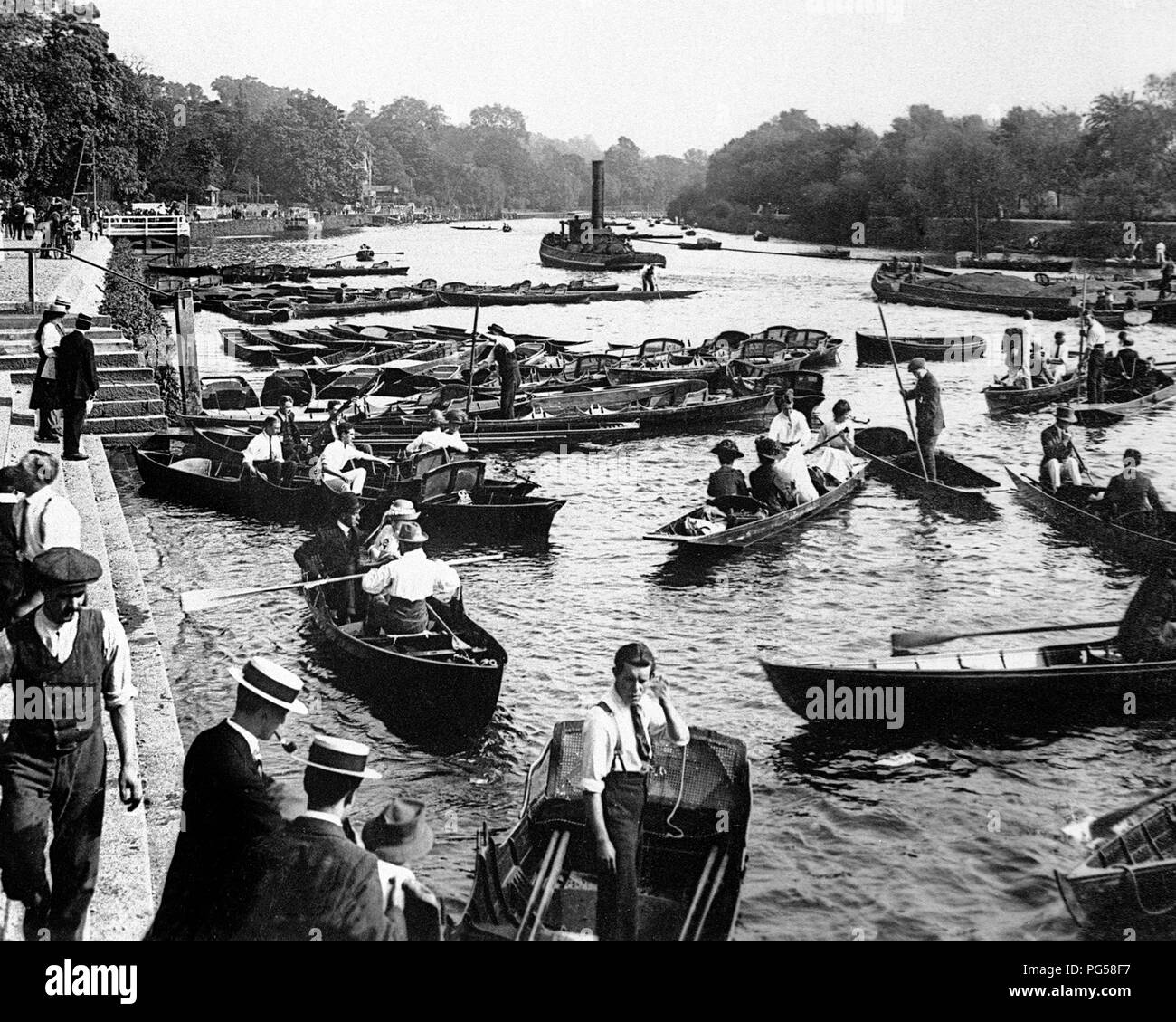 Boating on the Thames at Richmond, early 1900s Stock Photo - Alamy