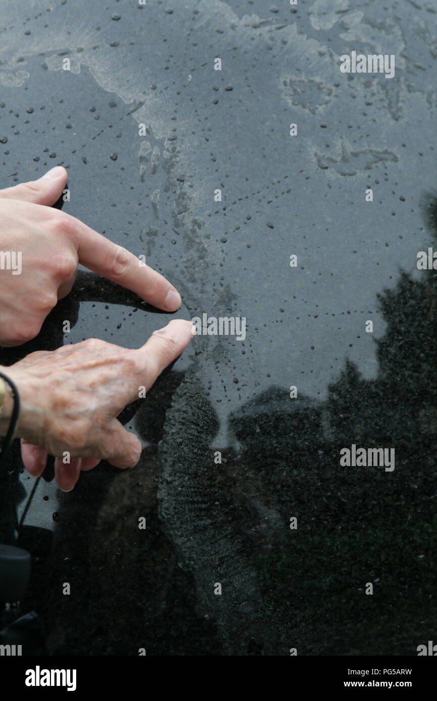 Finger pointing at map hi-res stock photography and images - Alamy