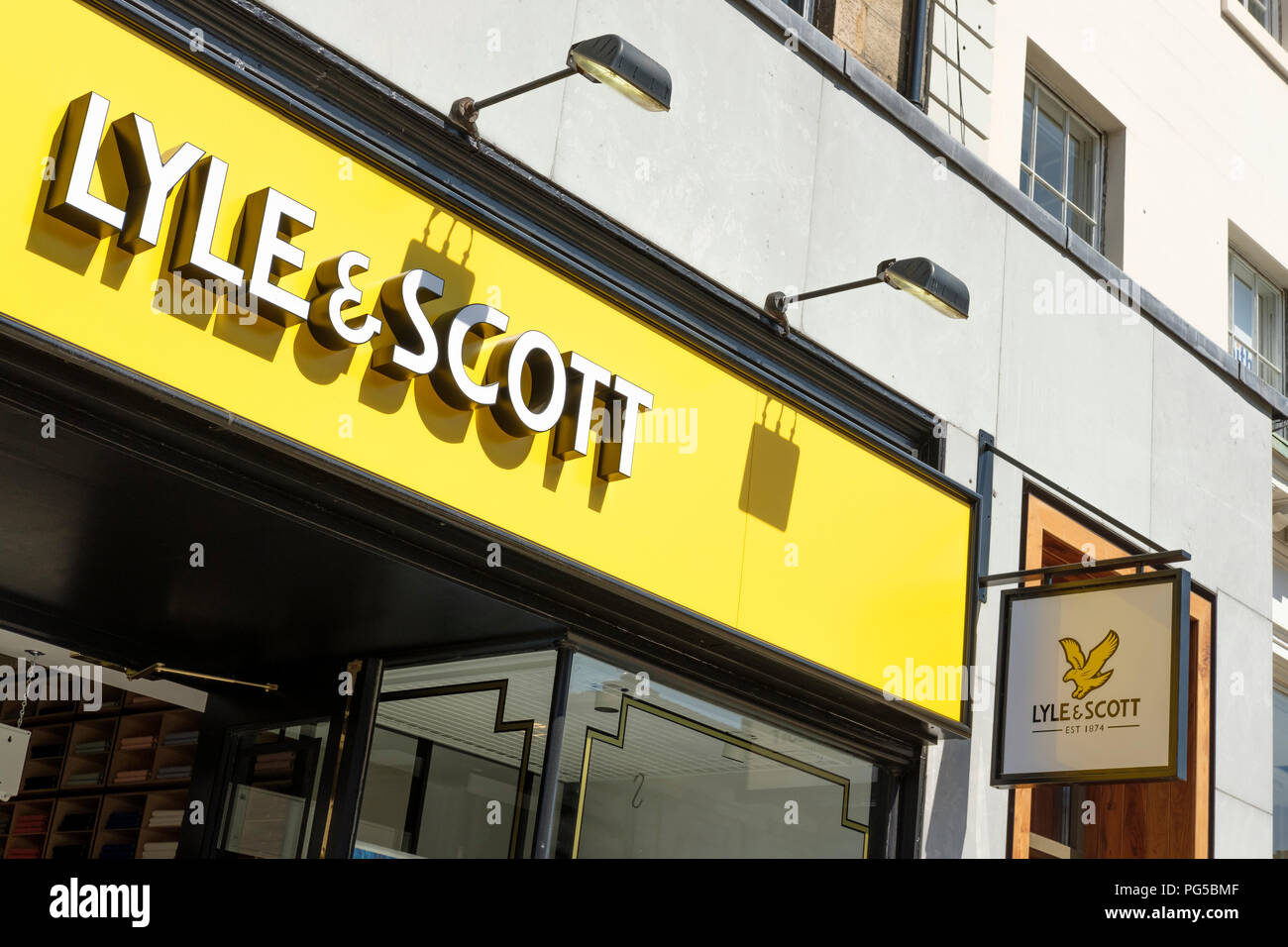 Lyle & scott hi-res stock photography and images - Alamy