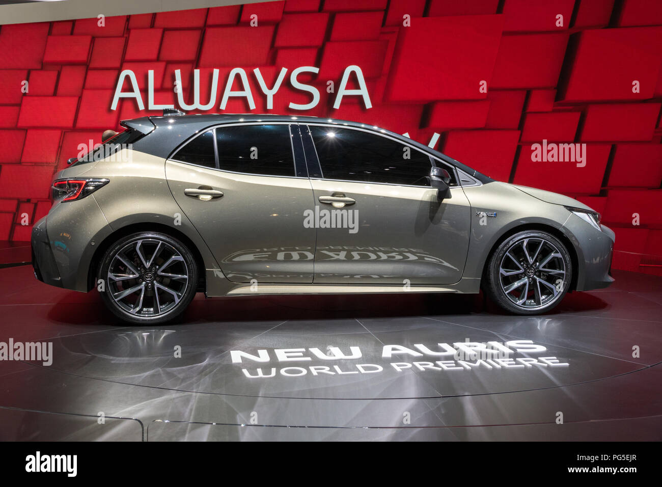 Auris hybrid hi-res stock photography and images - Alamy