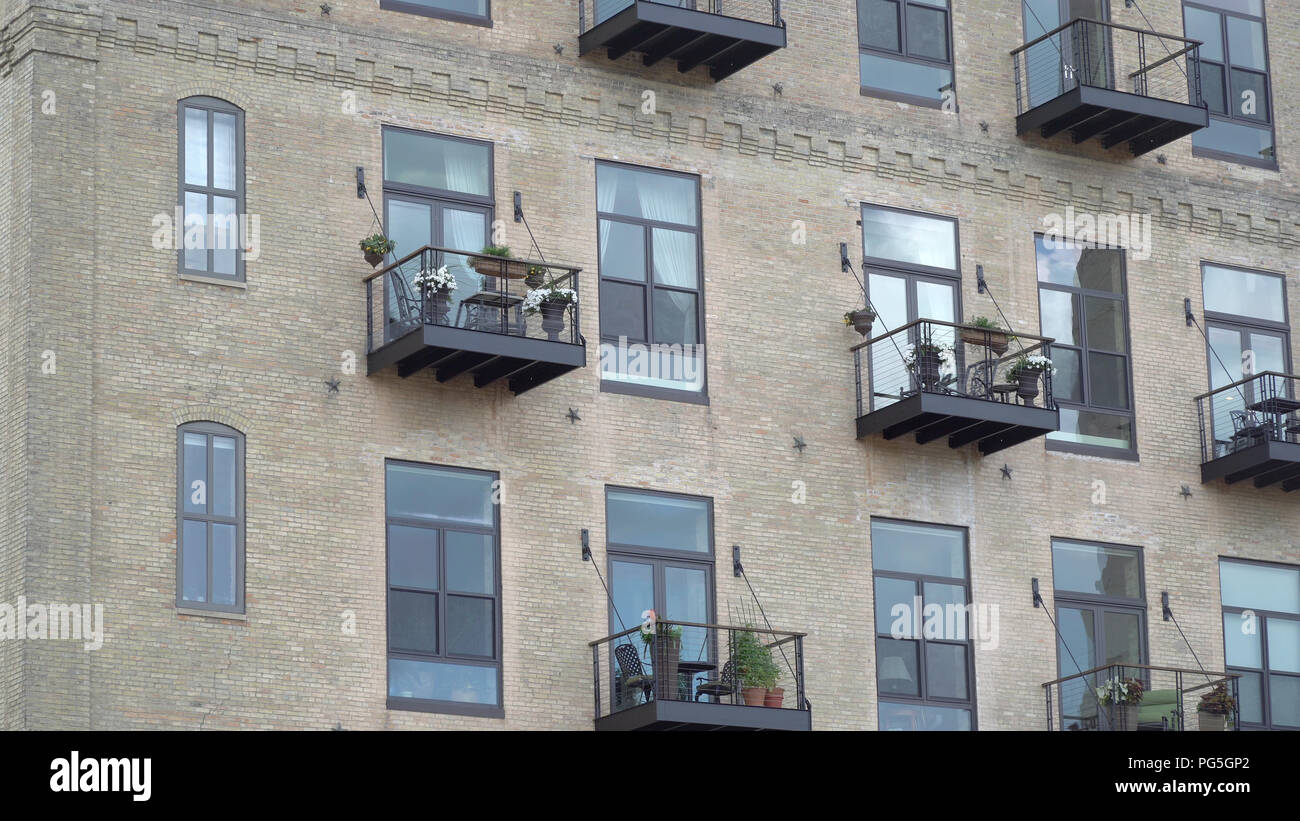 Gallery Detail: Exterior Establishing Shot Of Urban Upscale Luxury Apartment Building