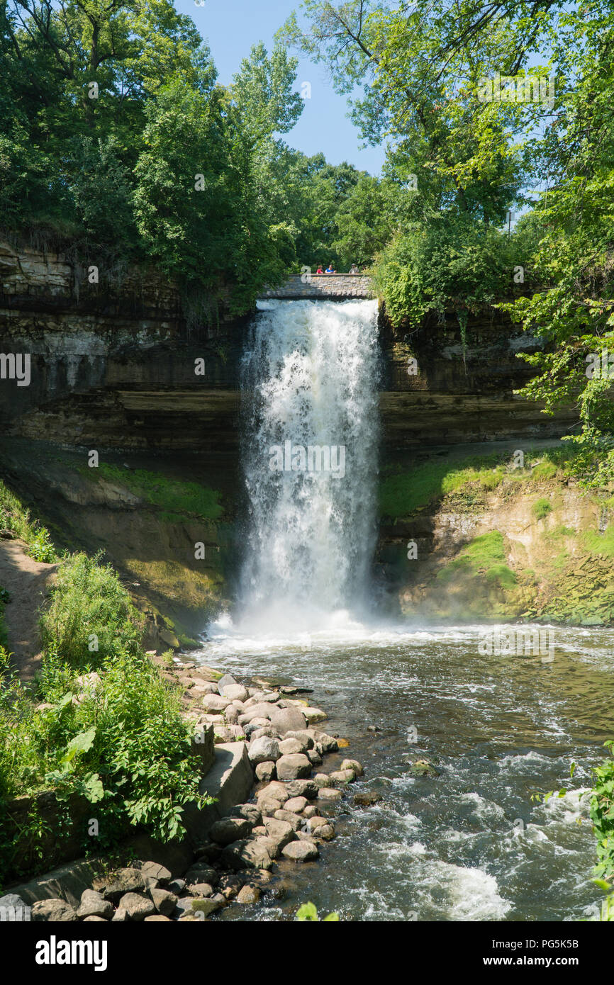 Minnehaha creek trail hires stock photography and images Alamy
