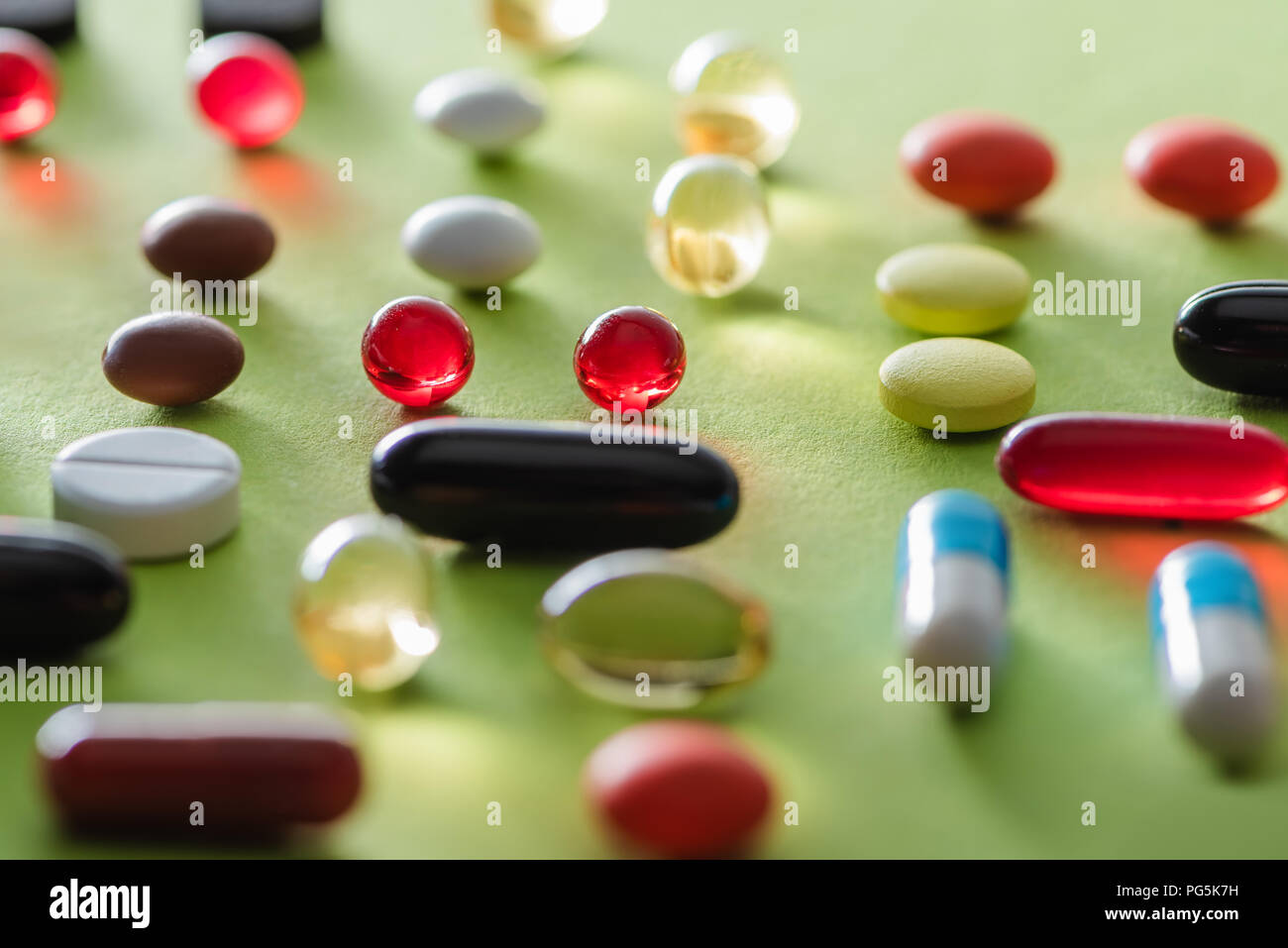 приправы индийской кухни. специи и пряности. витамины бады американские. специи. усилитель вкуса.