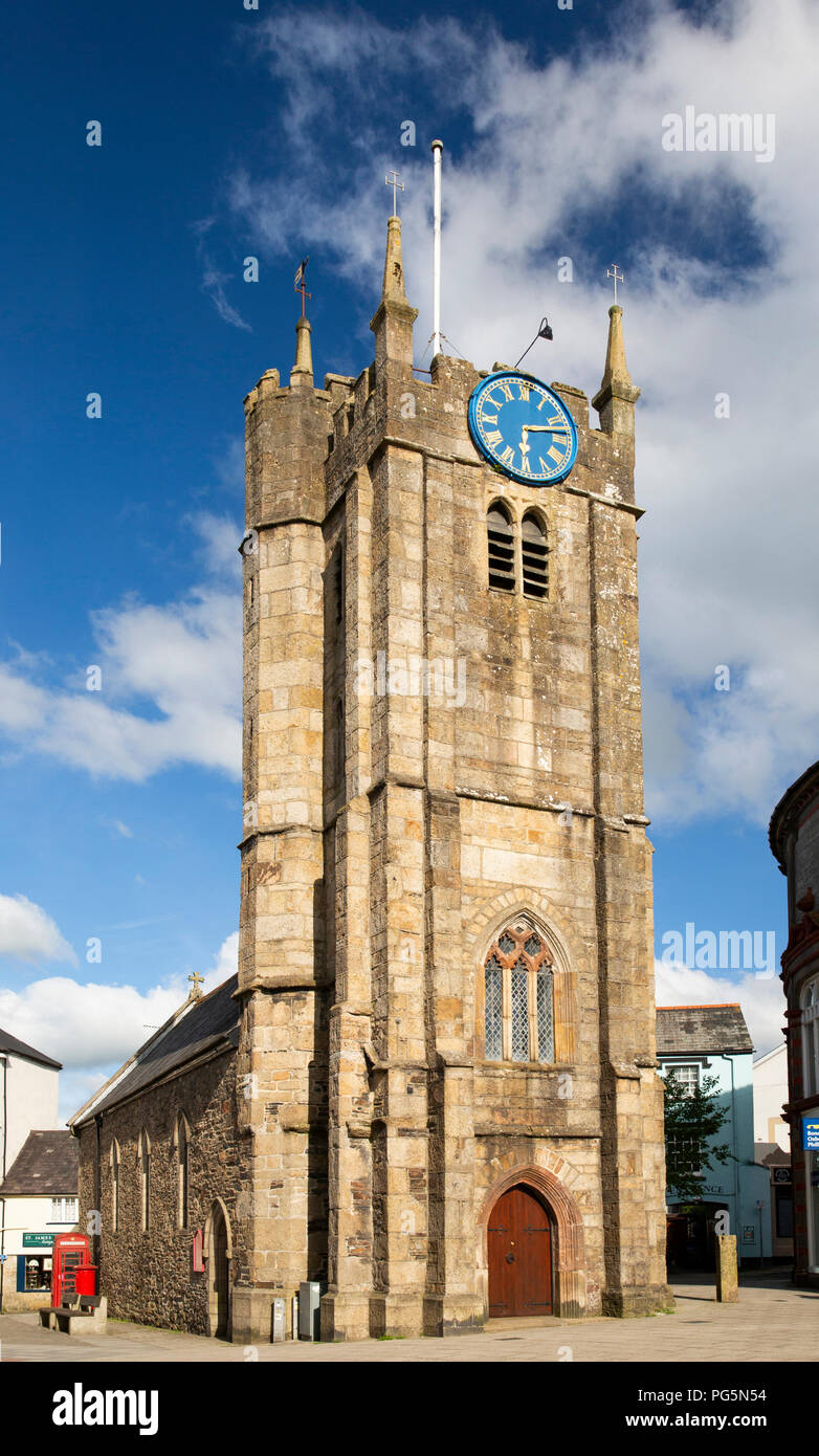 UK, England, Devon, Okehampton, Fore Street, St James’ Chapel of ease to All Saints Parish Church Stock Photo