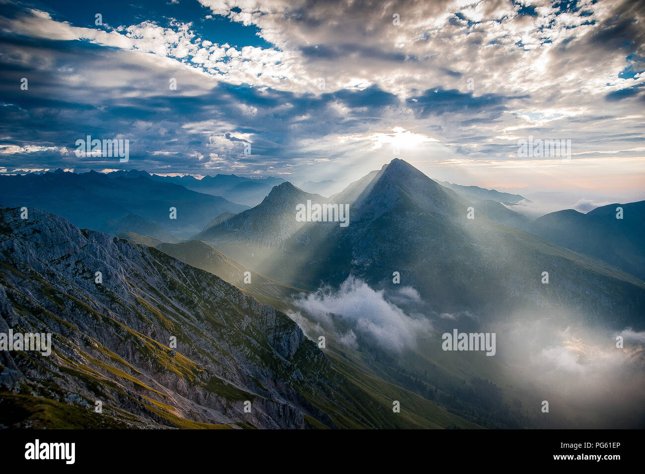 Sunbeam mountain hi-res stock photography and images - Alamy