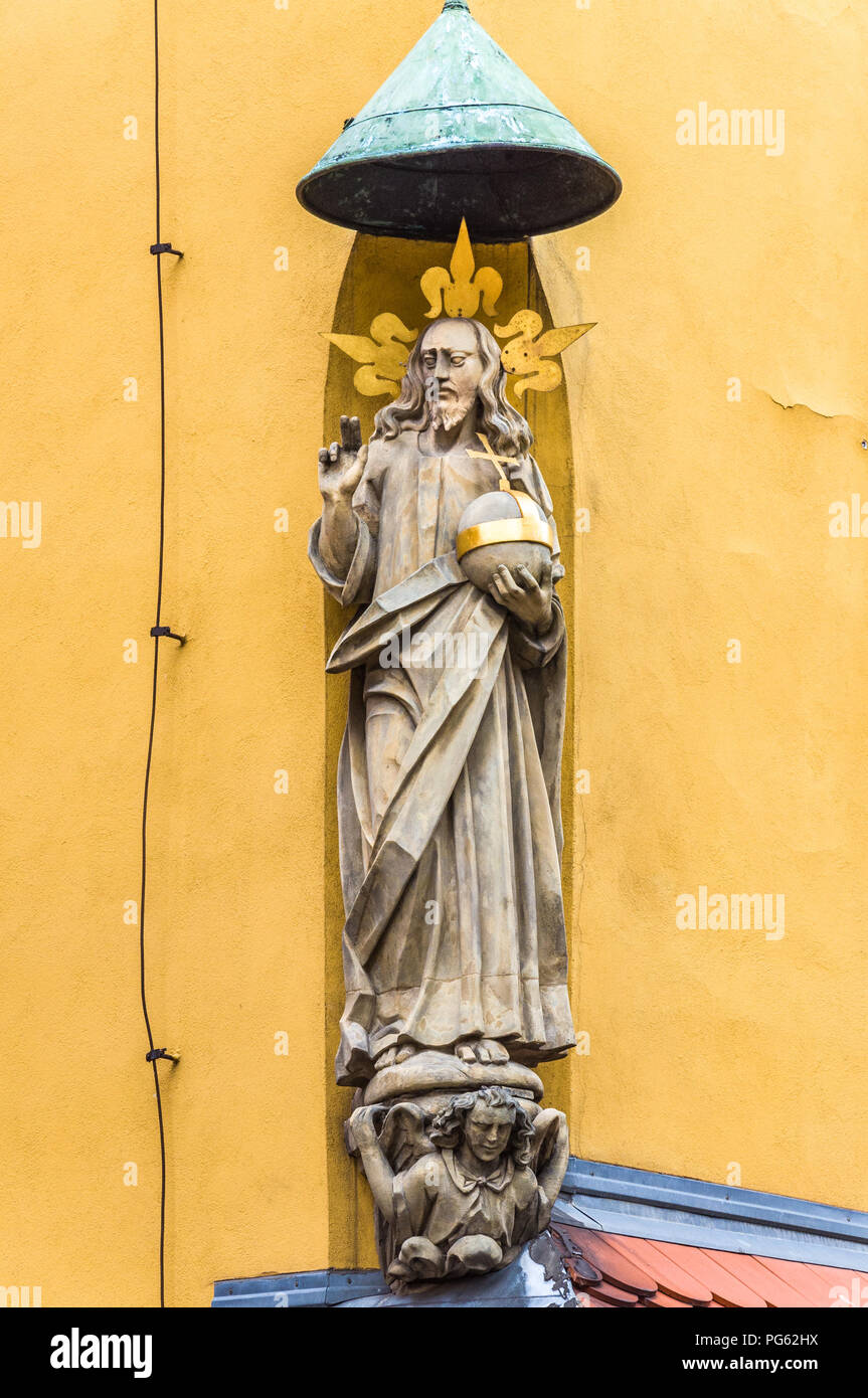 Jesus statues hi-res stock photography and images - Alamy