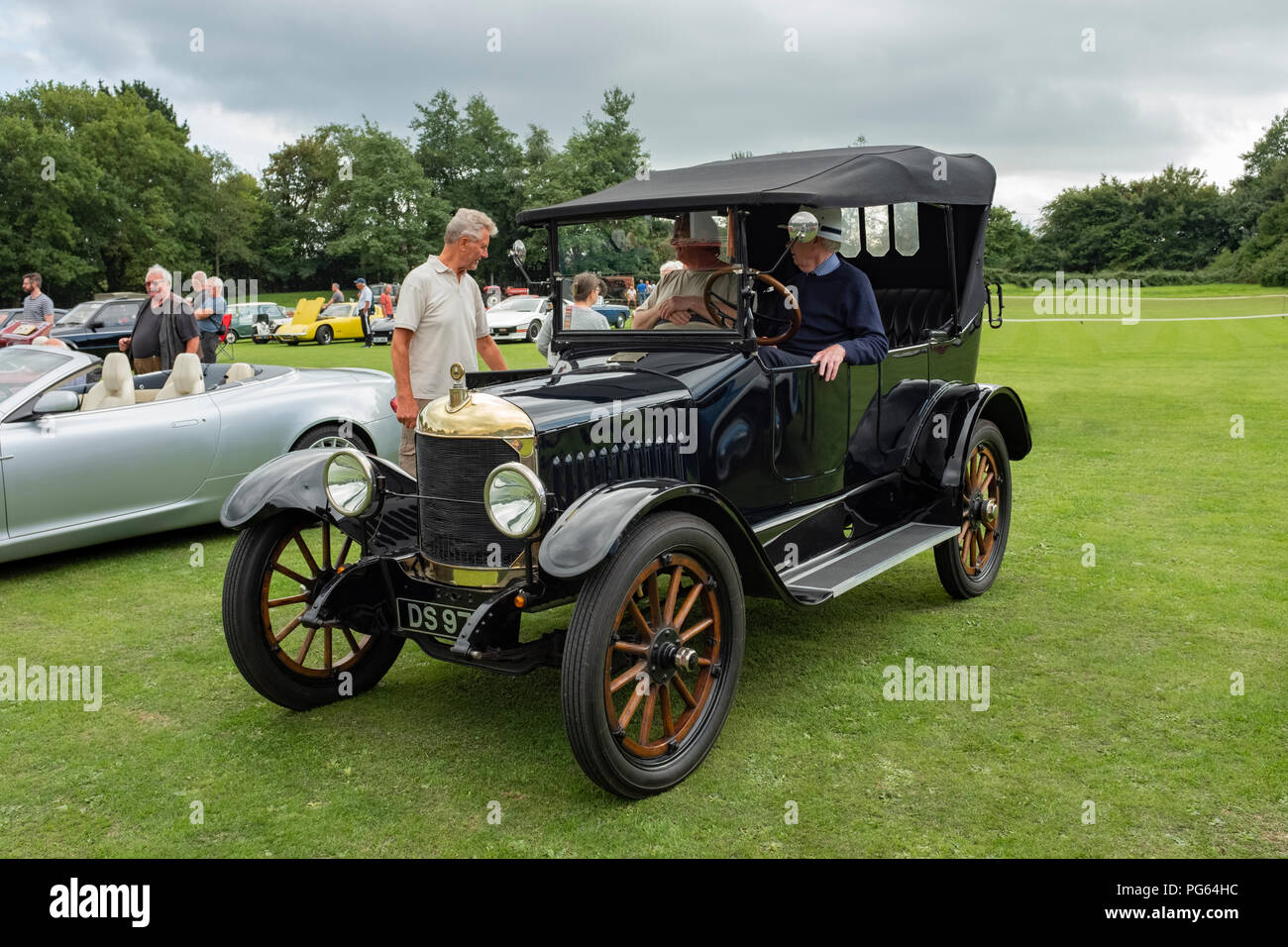 1915 car hires stock photography and images Alamy