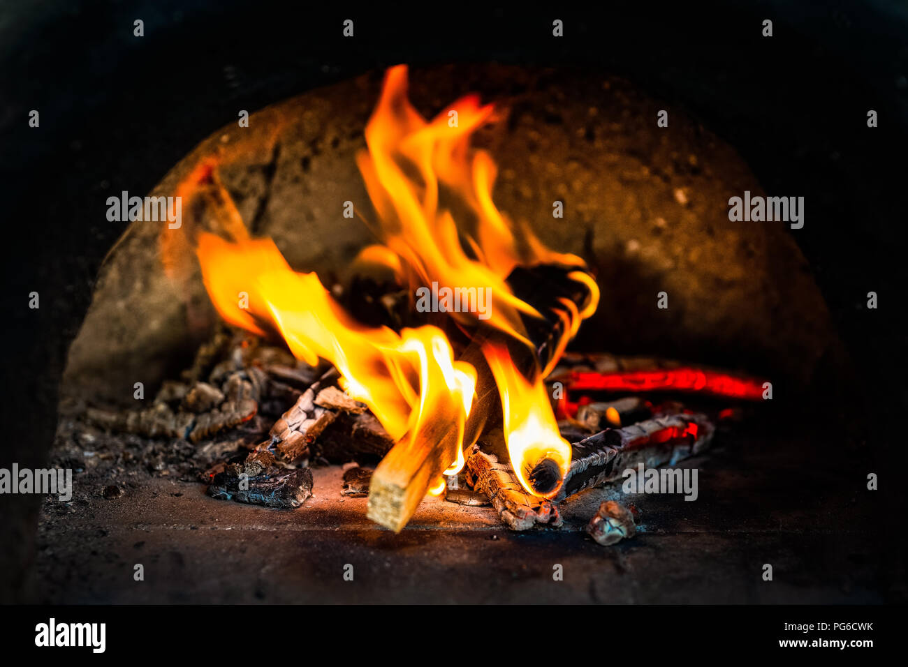 Wood burning stove ash hires stock photography and images Alamy