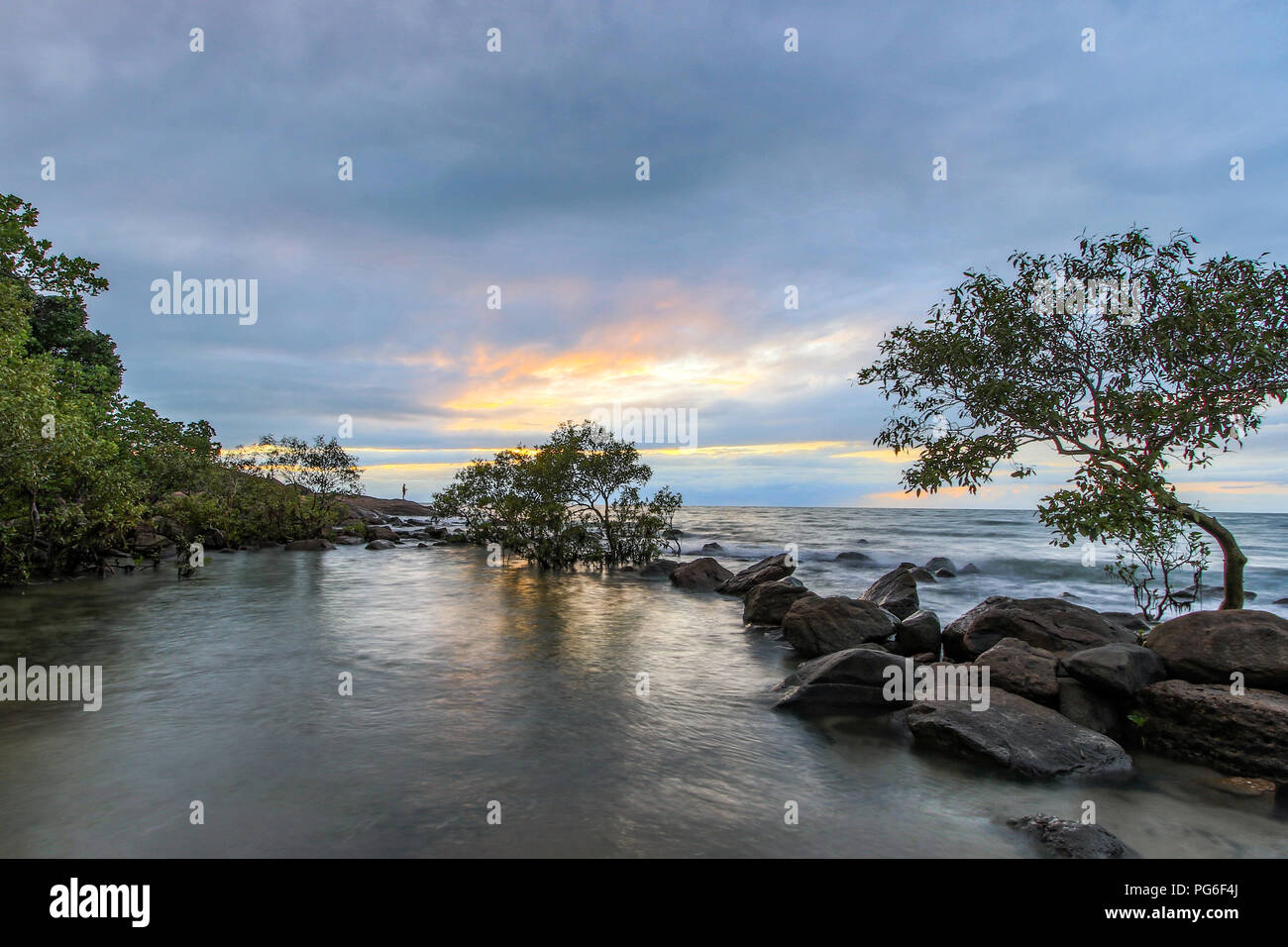 Ocean rock pool hi-res stock photography and images - Alamy