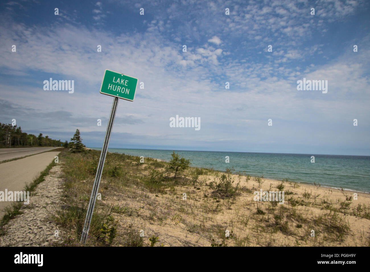 Michigan Great Lakes Road Trip. Lake Huron coast and beach along the roadside of US 23 highway in the Lower Peninsula of Michigan. Stock Photo