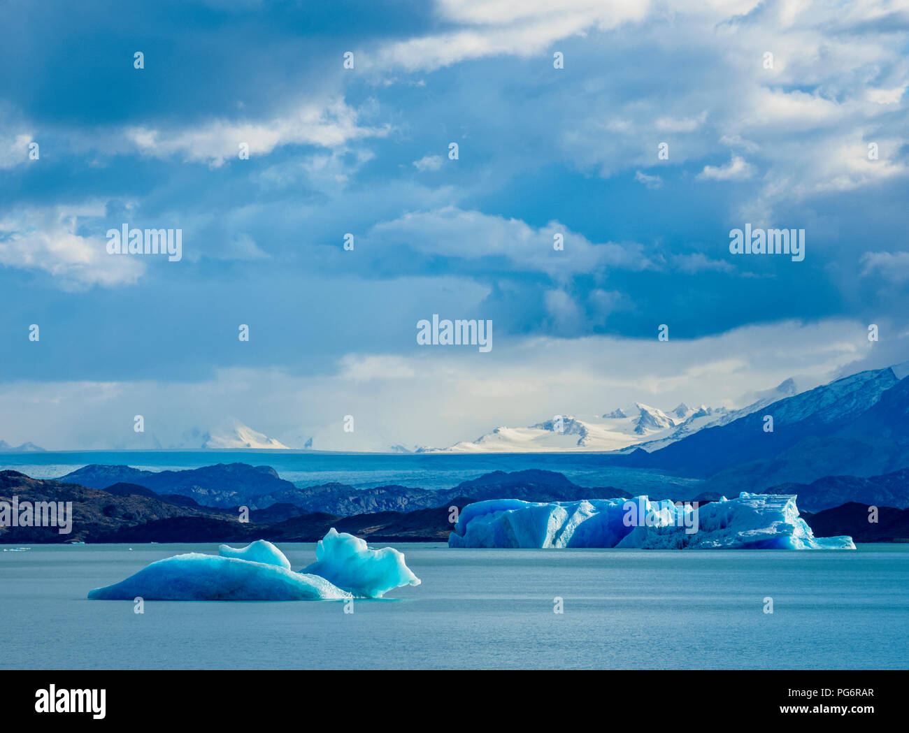 Icebergs on Lake Argentino, Los Glaciares National Park, Santa Cruz Province, Patagonia, Argentina Stock Photo