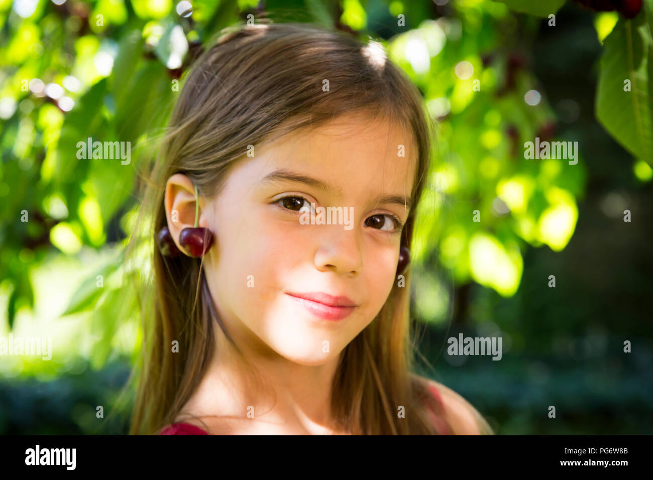 Perfil Das Meninas Ao Lado Da Estrada Imagem de Stock - Imagem de estrada,  fotografia: 76803353