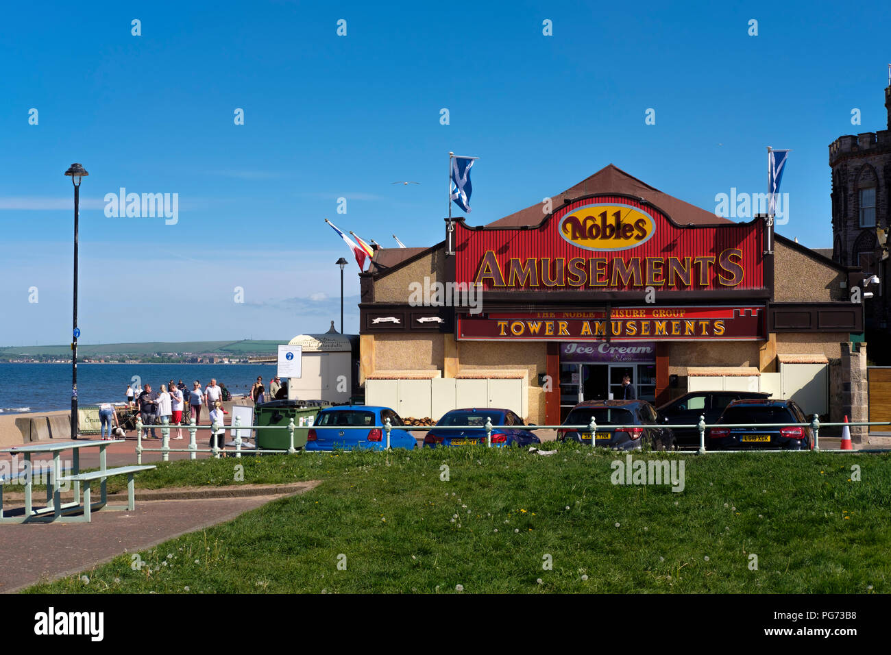Edinburgh scotland promenade hires stock photography and images Alamy