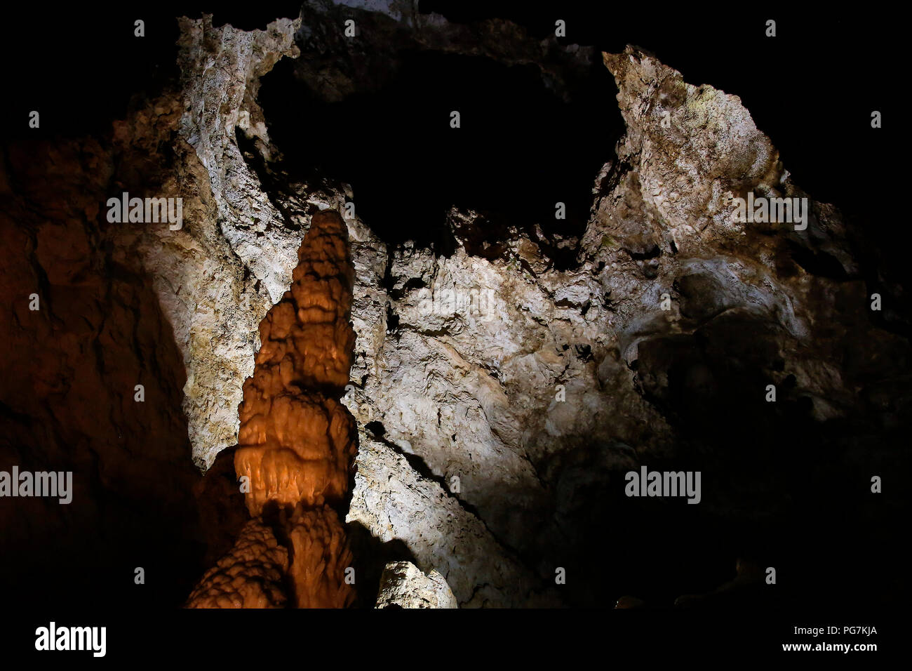 Beautiful caves hires stock photography and images Alamy