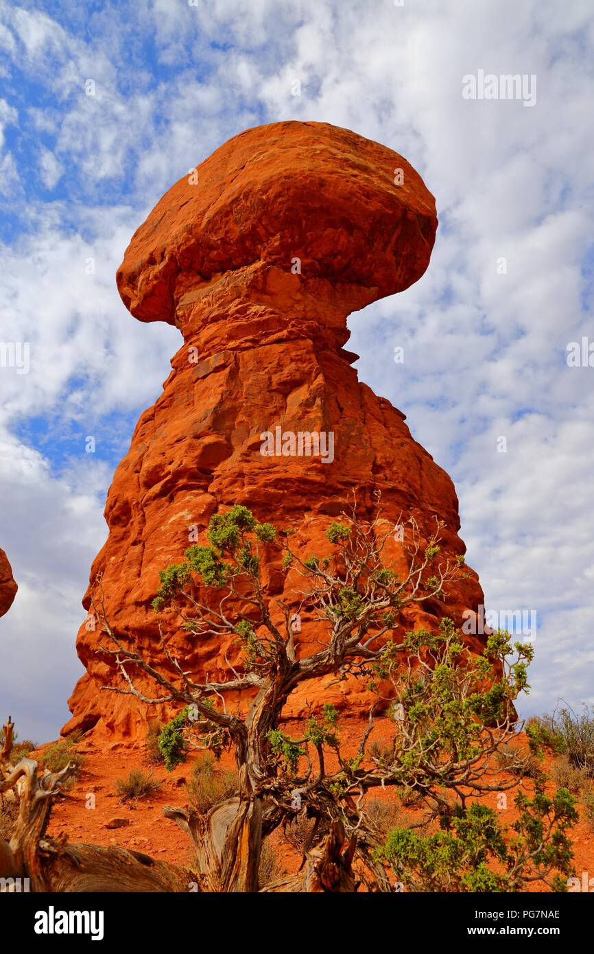 Doubles High Rocks Double rock tunnel hi-res stock photography and images - Alamy