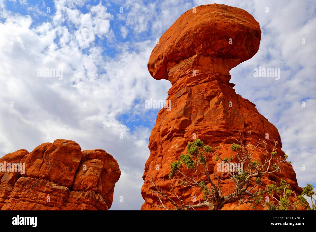 Doubles High Rocks Double rock tunnel hi-res stock photography and images - Alamy