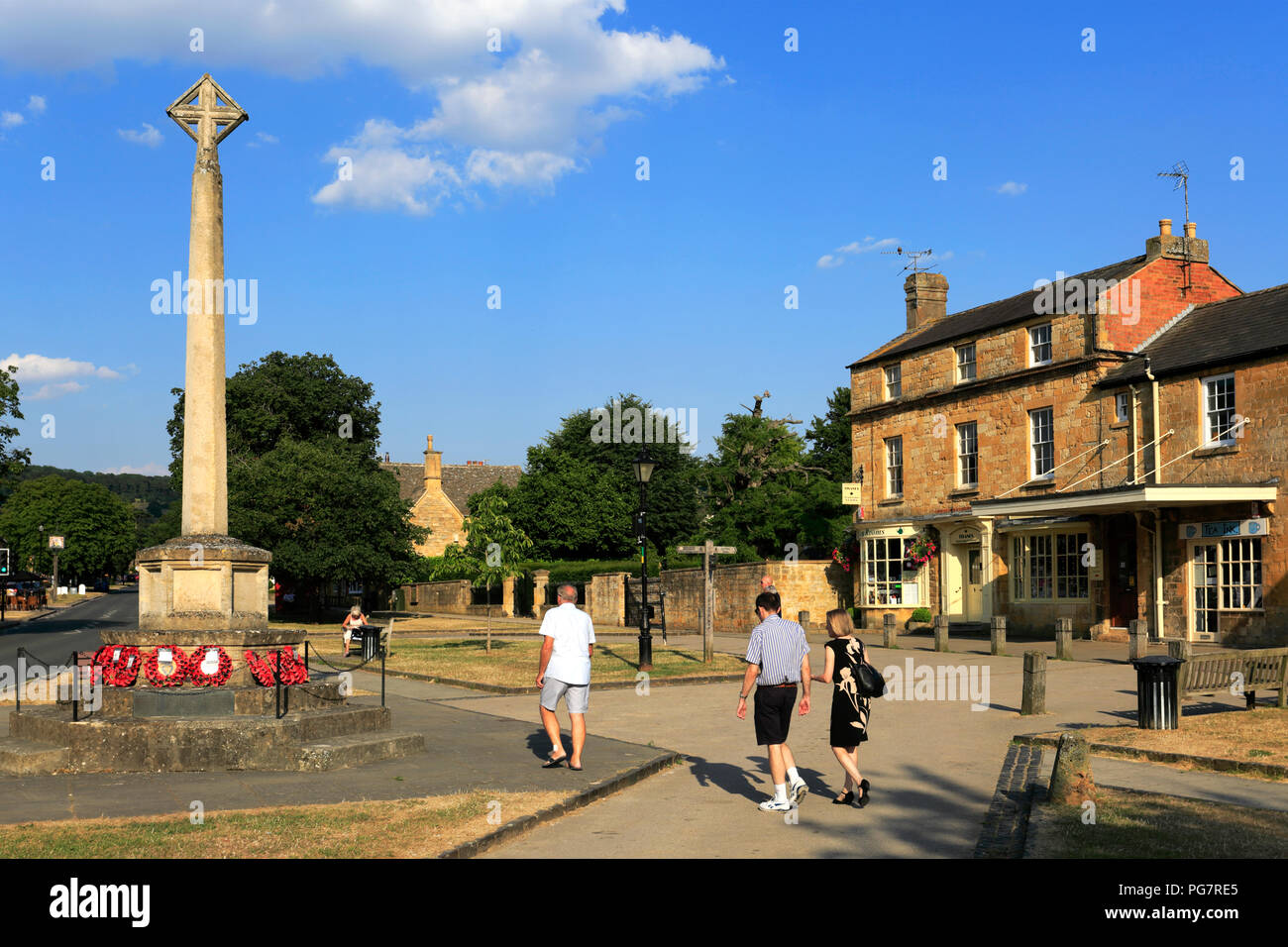 Street scene at Broadway village ,Worcestershire, England, UK Stock Photo