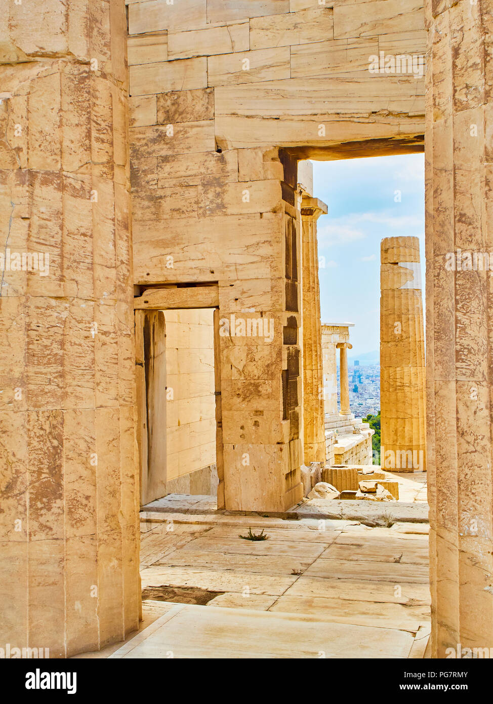 Propylaia athens hi-res stock photography and images - Alamy