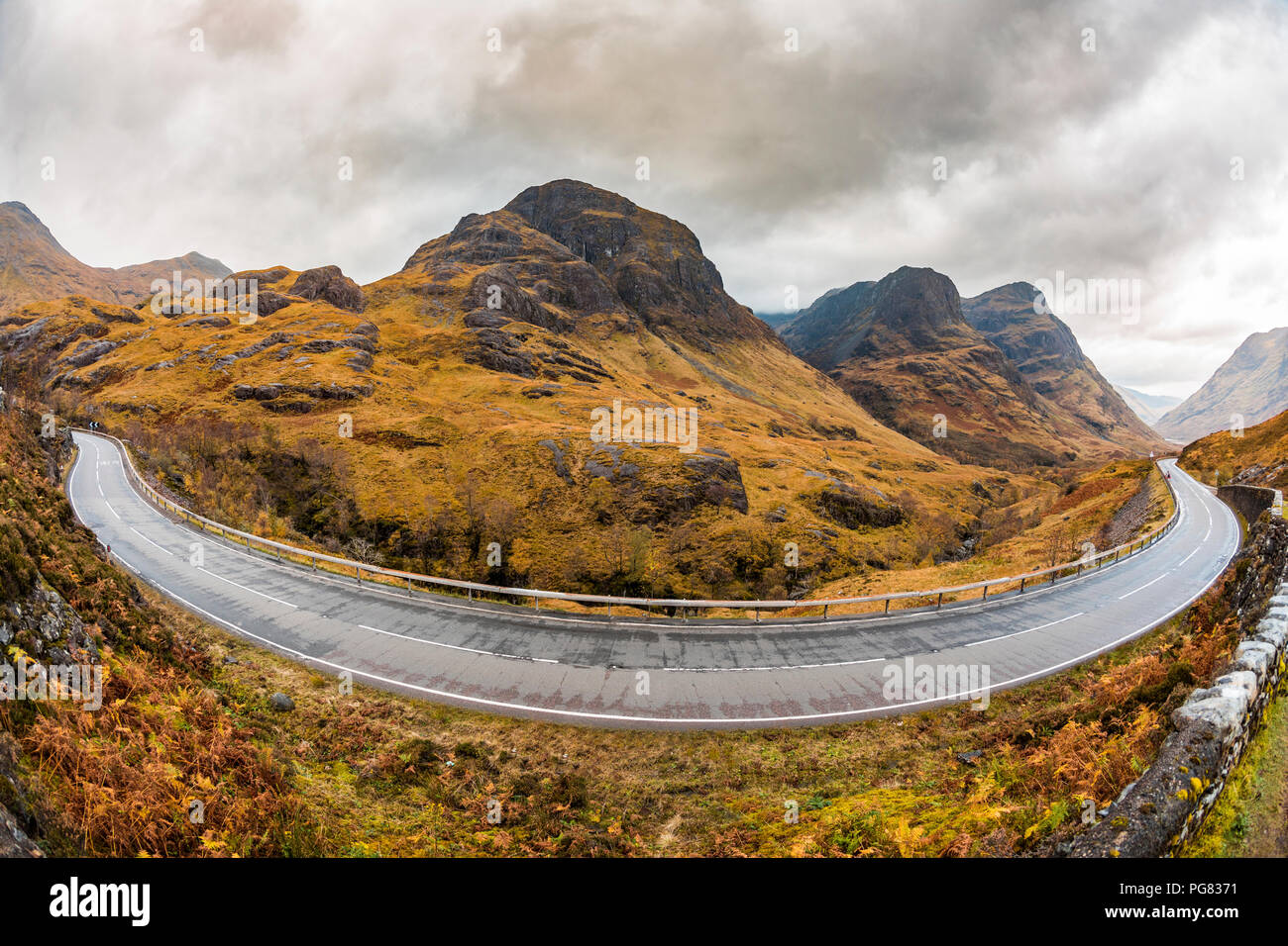 uk-scotland-scenic-road-through-the-mountains-in-the-scottish