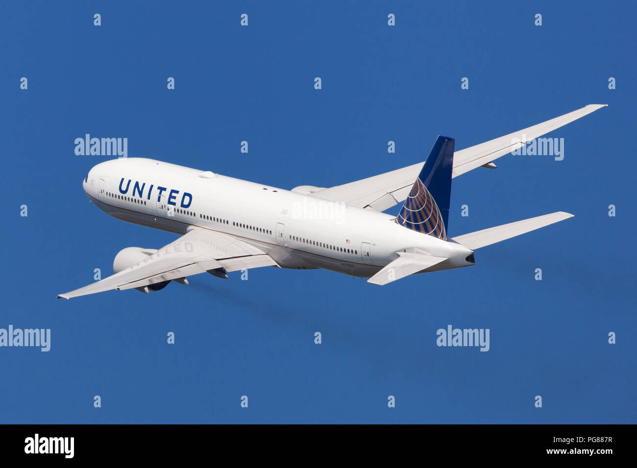 Turning left plane hires stock photography and images Alamy