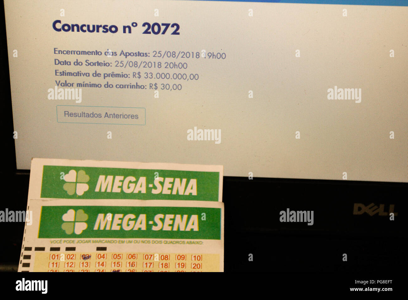 SÃO PAULO, SP - 24.08.2018: MEGA SENA PAGARÁ 33 MILHÕES - The draw of the 2072 contest of the mega-sena that will be held on Saturday (25), will pay the winner of the drawn lots, the amount of R $ 33 million. Bets may be placed up to one hour prior to the draw. (Photo: Aloisio Mauricio/Fotoarena) Stock Photo