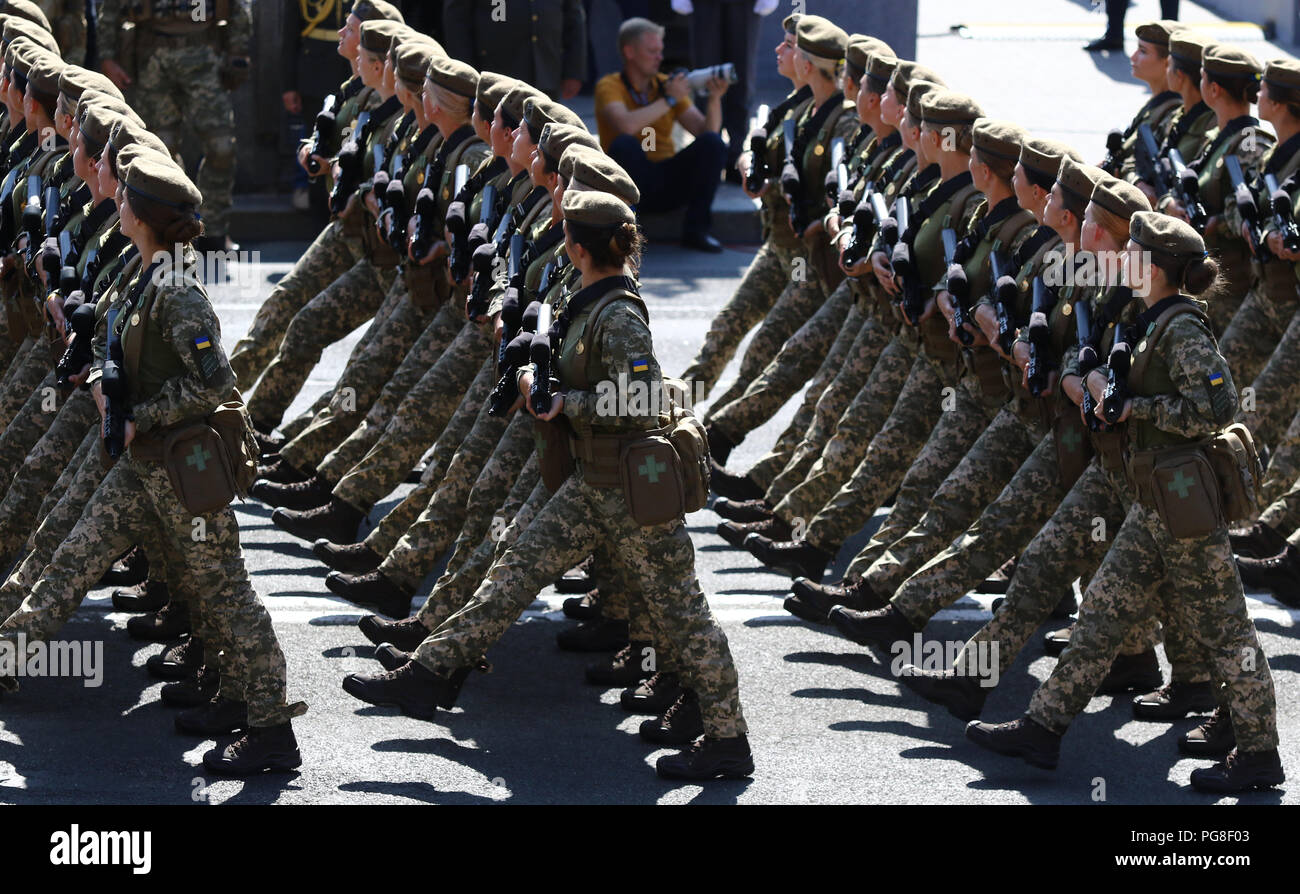 Ukrainian women soldiers hi-res stock photography and images - Alamy