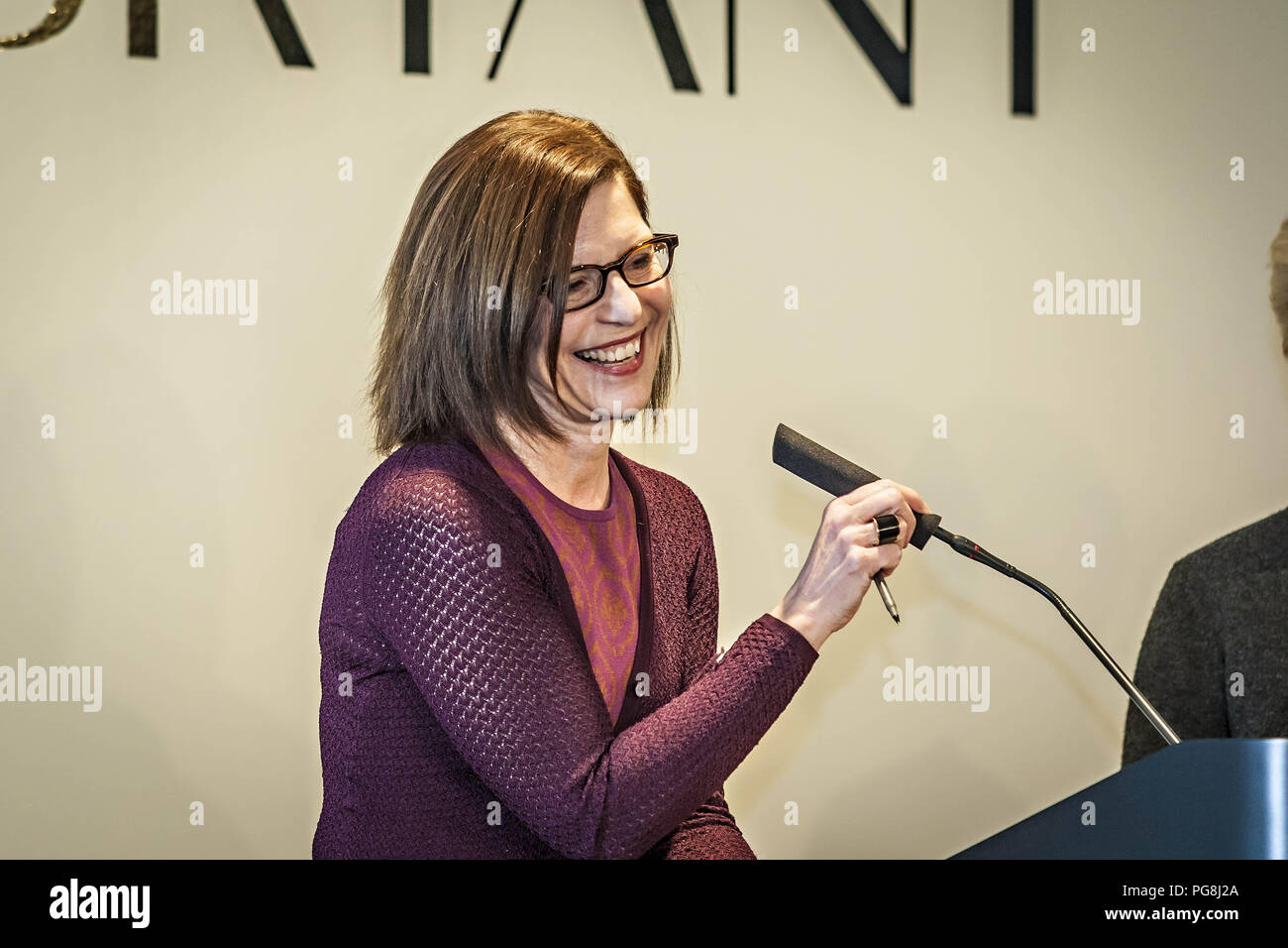 Columbus, Ohio, USA. 19th Nov, 2014. Lane Bryant CEO LINDA HEASLEY photographed during a town hall meeting & fashion Show photographed November 19, 2014 at Lane Bryant's Columbus, Ohio headquarters. Credit: James D. DeCamp/ZUMA Wire/Alamy Live News Stock Photo
