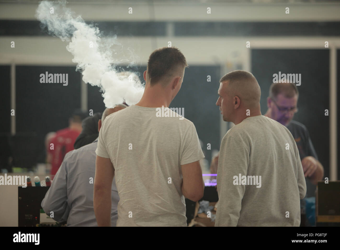 elfbar nachfüll pod läuft aus 376 Cigarette Trick Videos main image 1