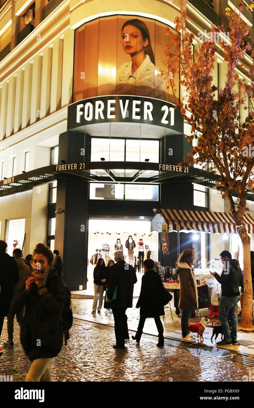 Forever 21 new york hi-res stock photography and images - Alamy