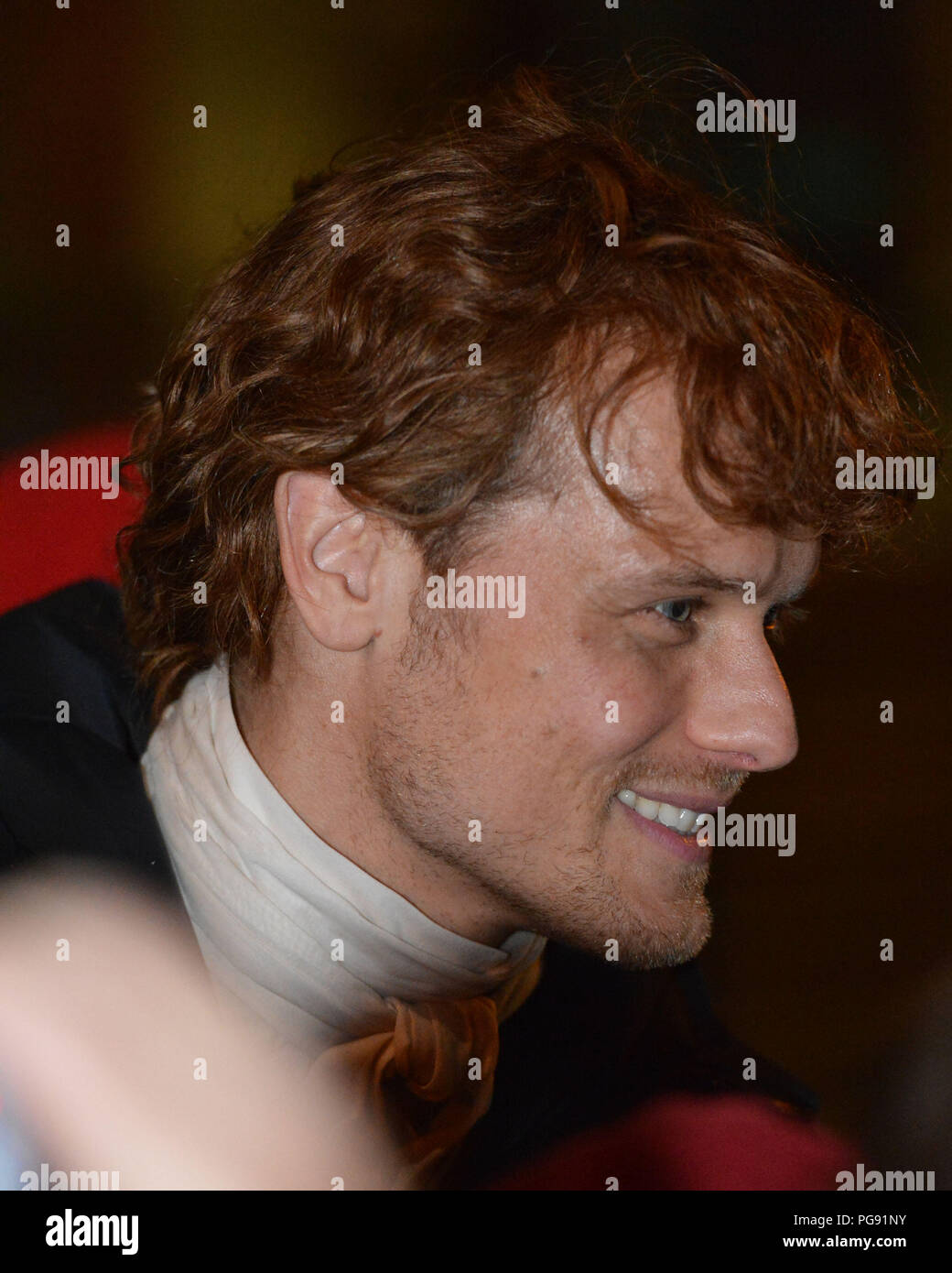 Outlander star Sam Heughan (plays the charachter of Jamie Fraser) meets ...