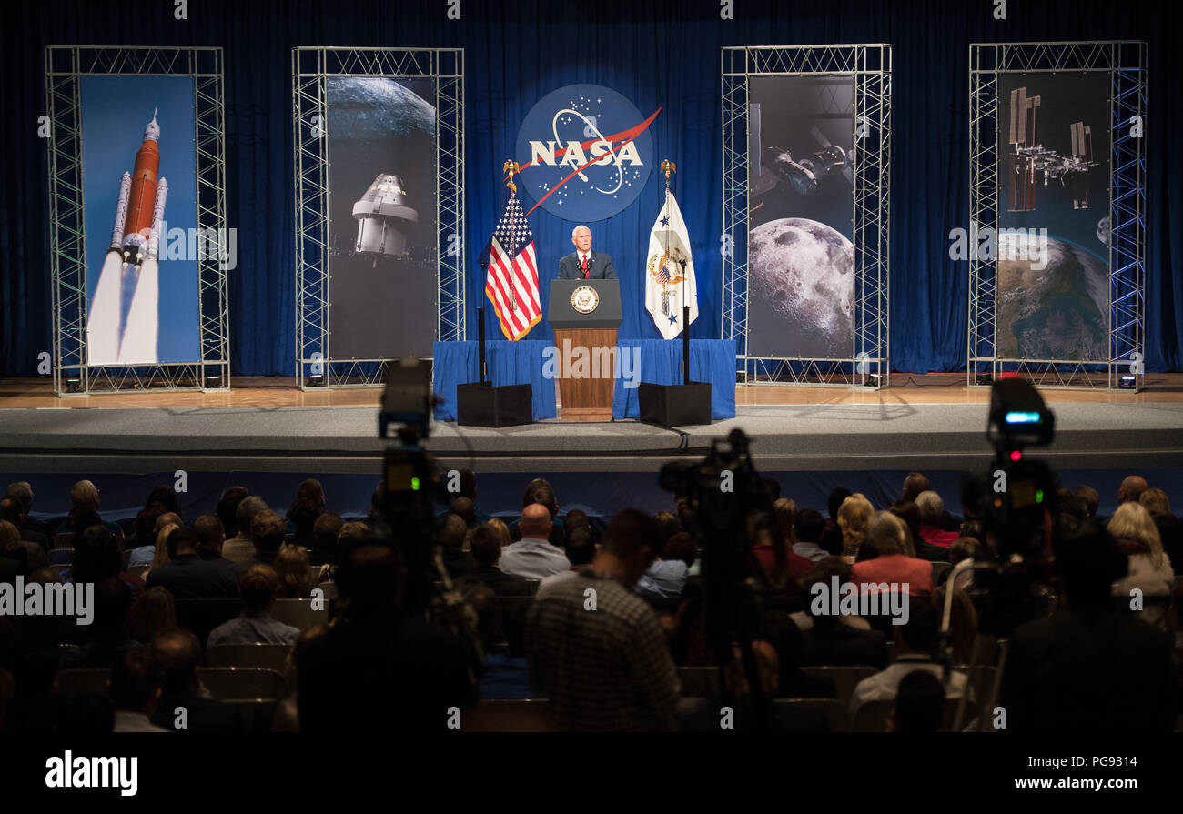 Human spaceflight mars hi-res stock photography and images - Alamy