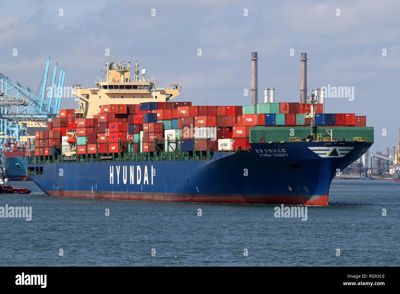 The container ship Hyundai Dynasty leaves the port of Rotterdam on July ...