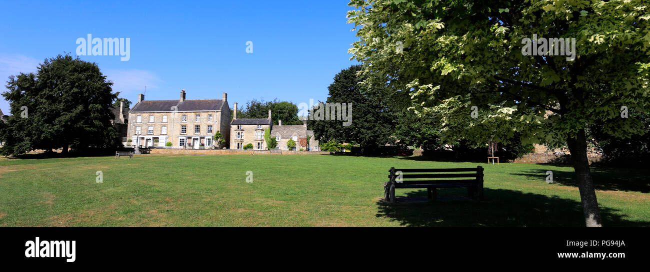 The village green, Shipton under Wychwood Village, Oxfordshire, Cotswolds, England, UK Stock