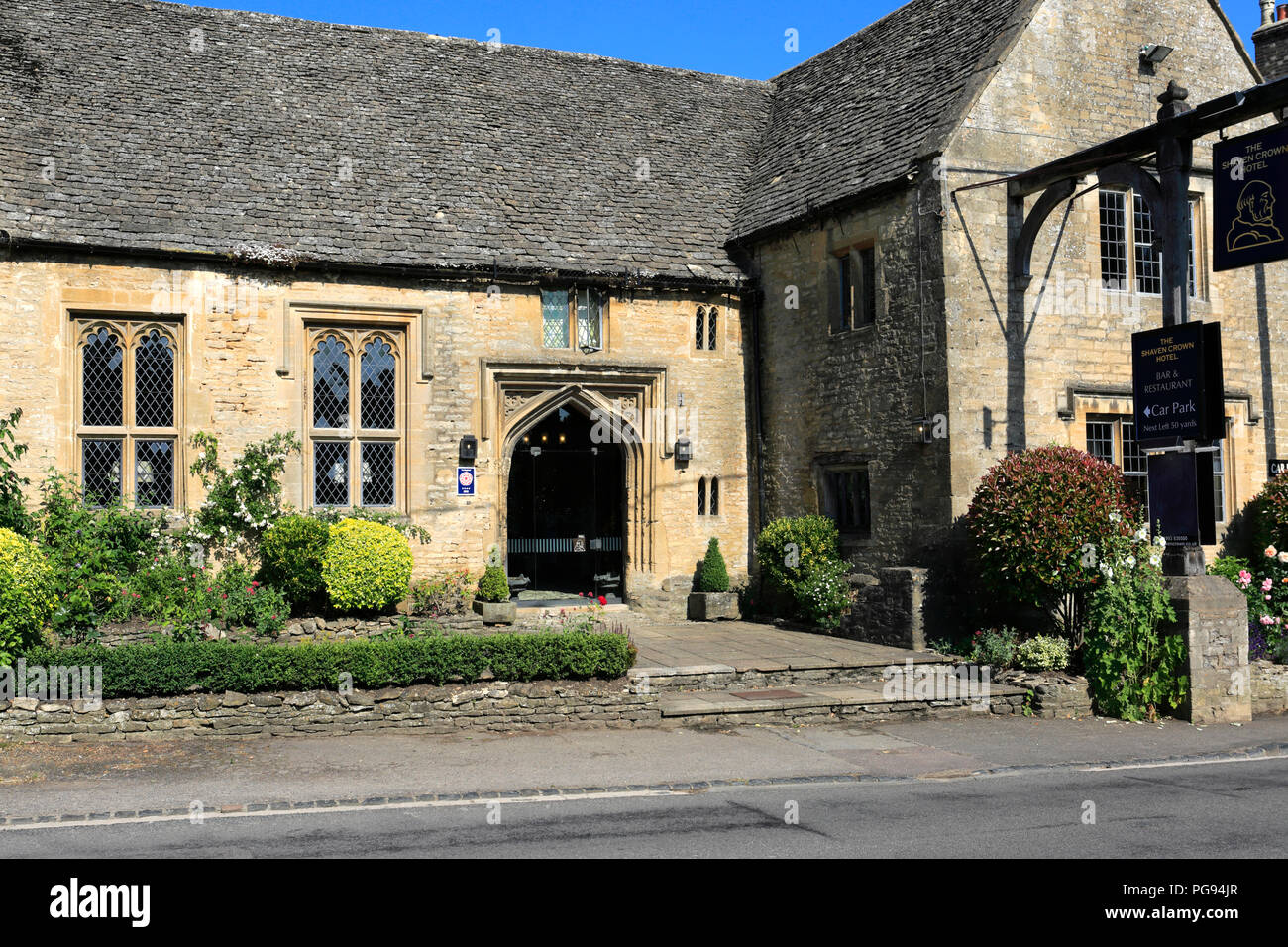 The Shaven Crown Hotel, Shipton under Wychwood Village, Oxfordshire, Cotswolds, England, UK