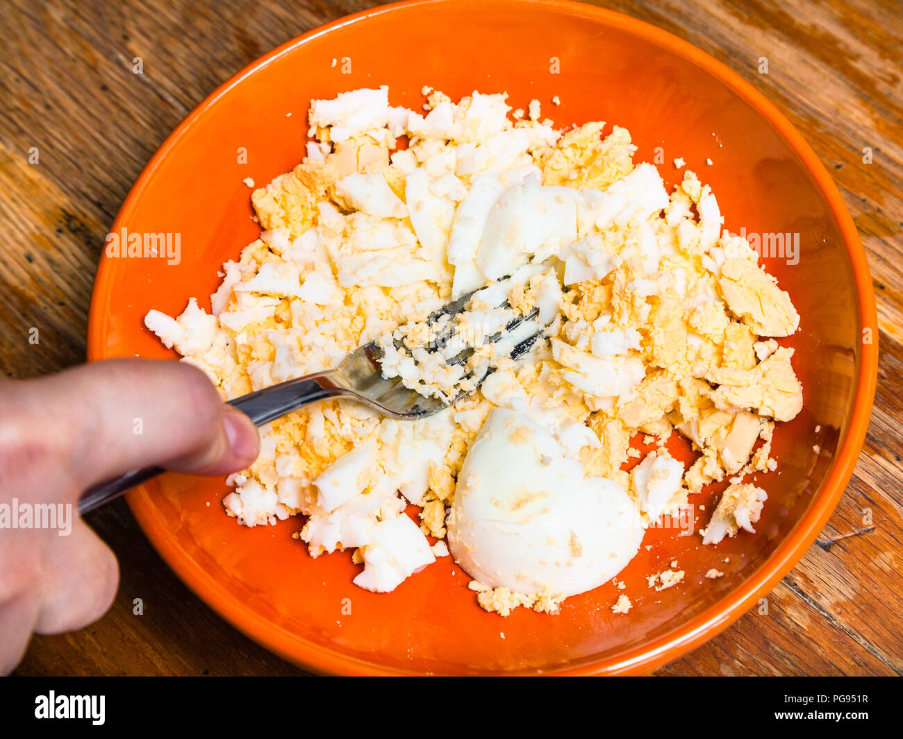 Crushing thick crunchy eggs