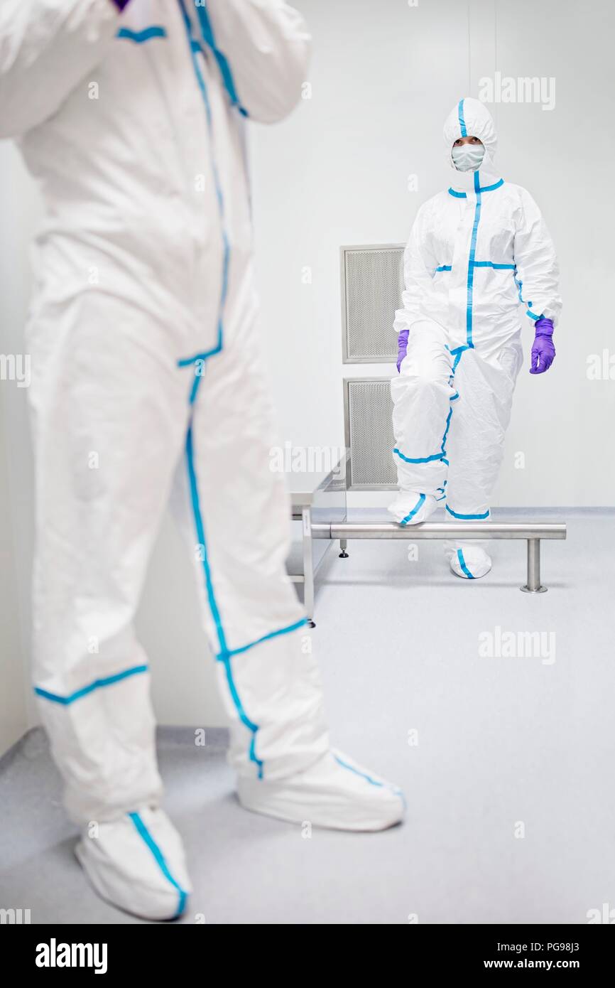Decontamination Suit High Resolution Stock Photography and Images Alamy