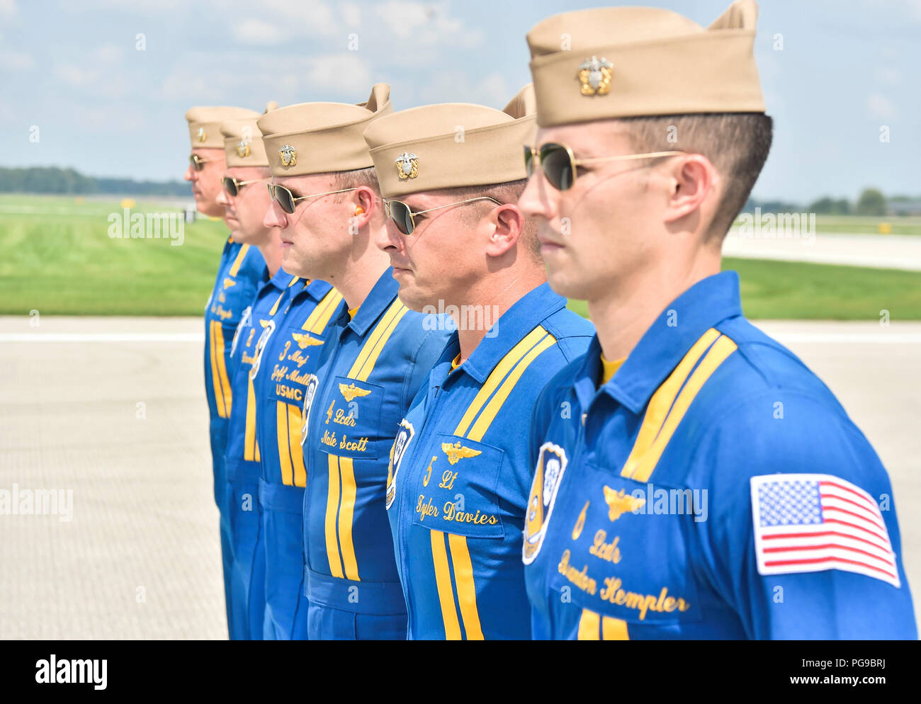 Blue angels pilots hi-res stock photography and images - Alamy