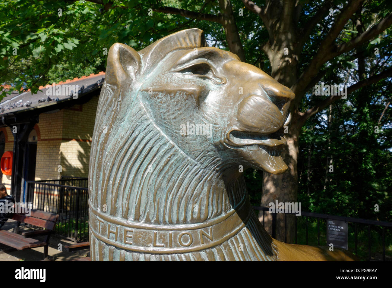 Leo the Lion beside the boating lake at Alexandra Park Stock Photo