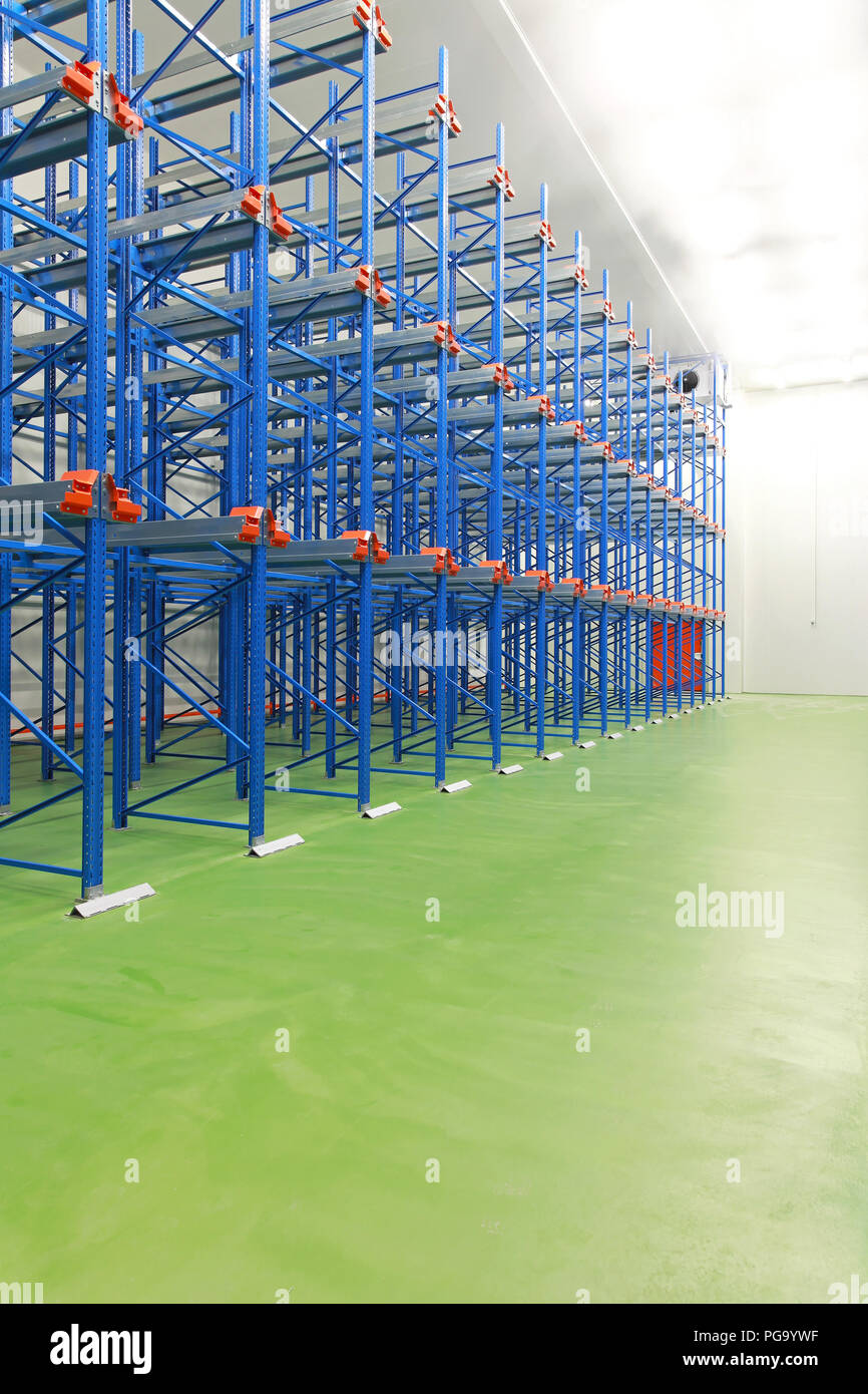 Refrigerated and freezing warehouse with blue shelves Stock Photo Alamy
