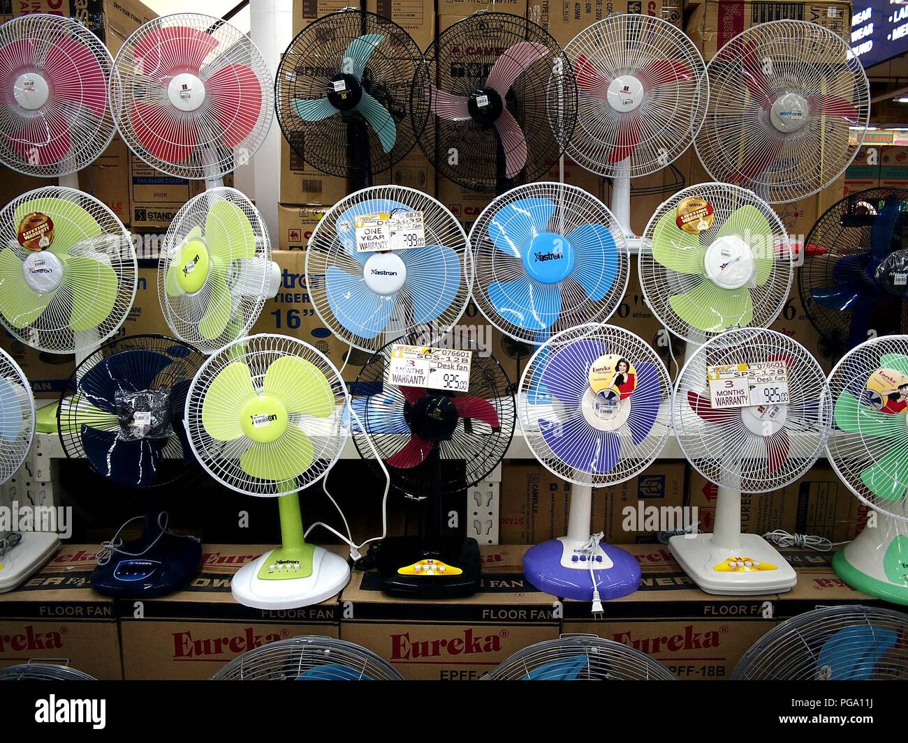Fan store hi-res stock photography and images - Alamy