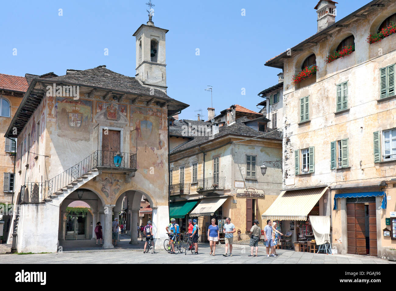 Wikipedia The Broletto Or Community Palace Of The San Giulio