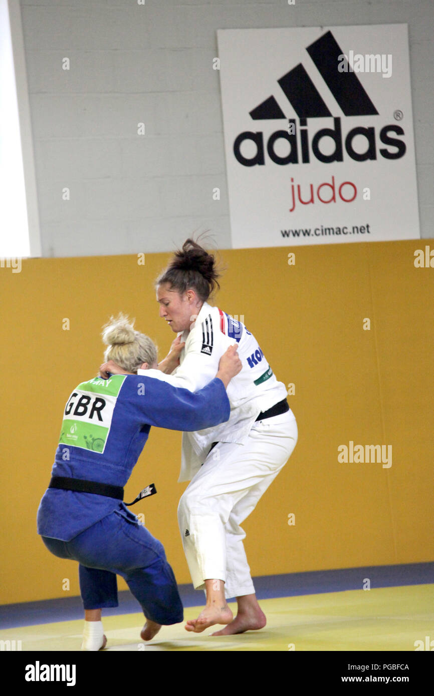 Walsall, UK, 23rd August 2018 Sally Conway (blue) & Natalie Powell (white)  get to grips with each other at a practice session for the World Judo Champ  Stock Photo - Alamy