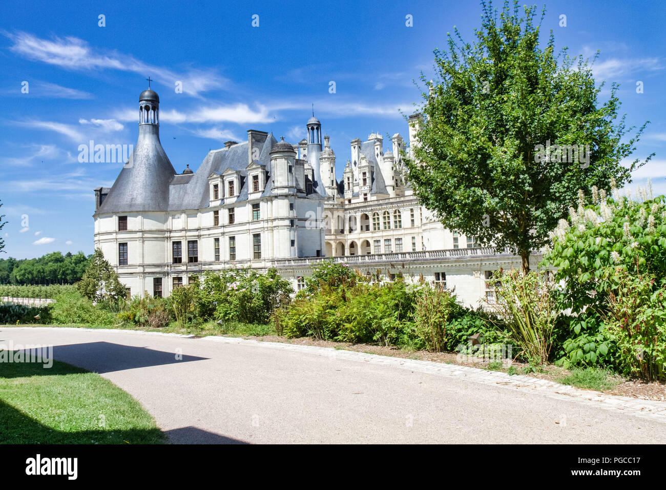 Le Chateau De Chambord Est Un Chateau Francais Situe Dans La Commune De Chambord Architecture Extraordinaire Imaginee Pour La Gloire De Francois I Stock Photo Alamy